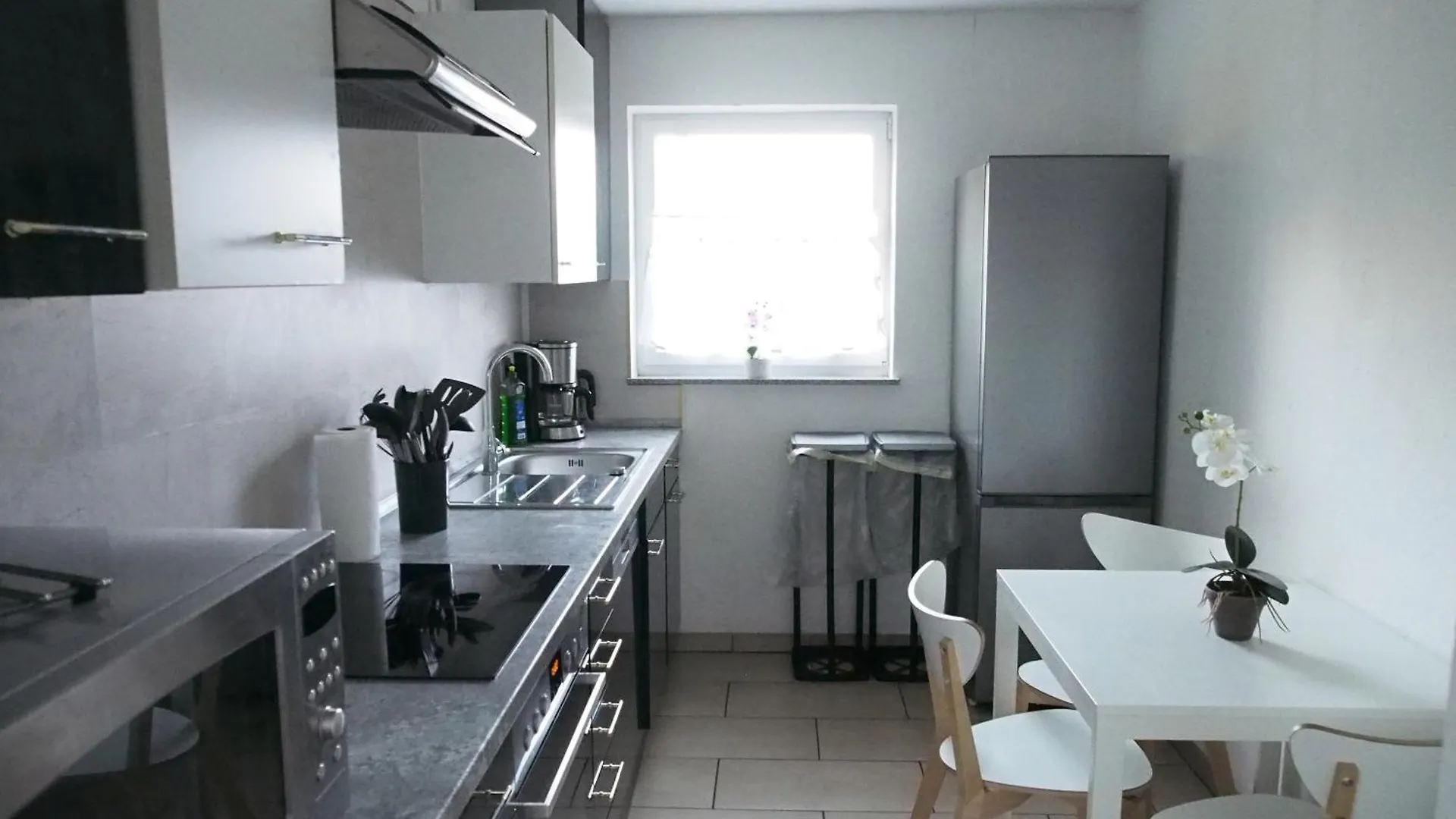 Gemeinschaftsapartment 8 - Ferienwohnung Ottendorf-Okrilla Apartment